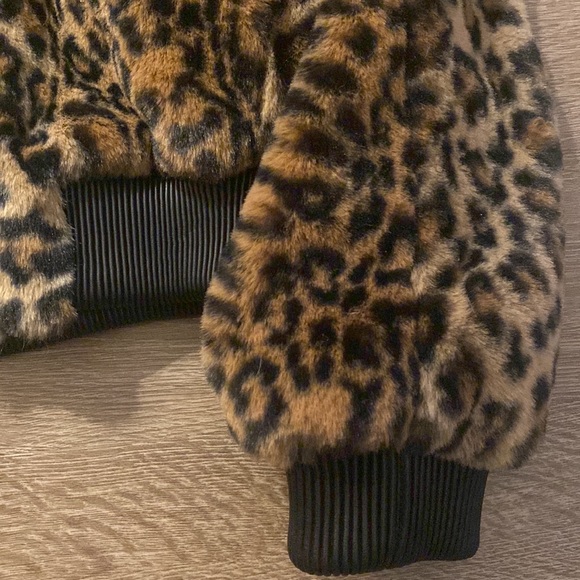 Urban Outfitters Faux Fur Jacket - Picture 5 of 7